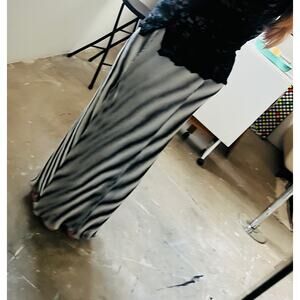 Vintage 90s Skirt, Black and white optical Illusion Maxi skirt, One Size
